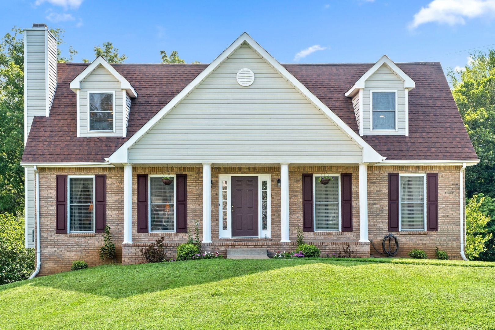 Clarksville House: 1768 Viola Court