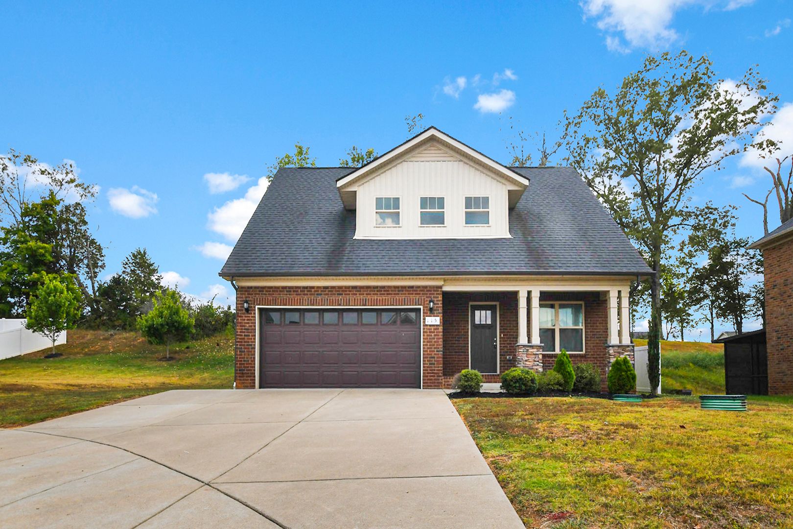 Pet Friendly Three Bedroom in Pleasant View!