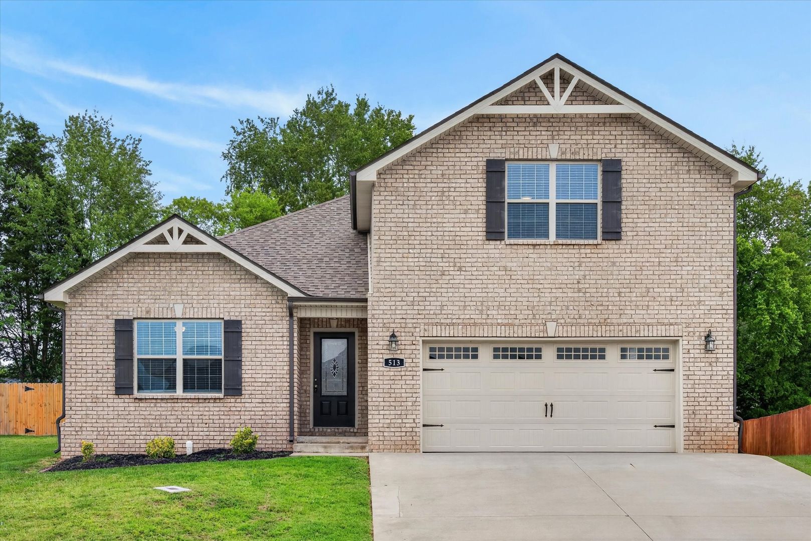 Clarksville House: 513 Wingfield Court