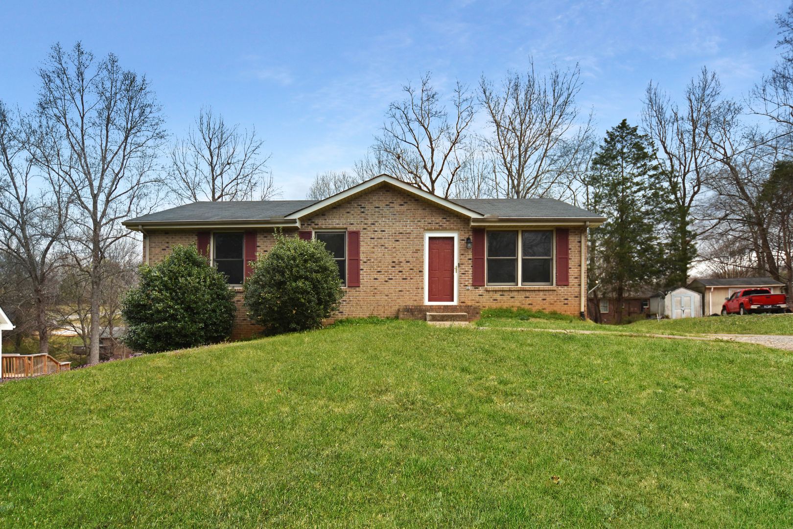 Clarksville House: 1253 Cottonwood Dr