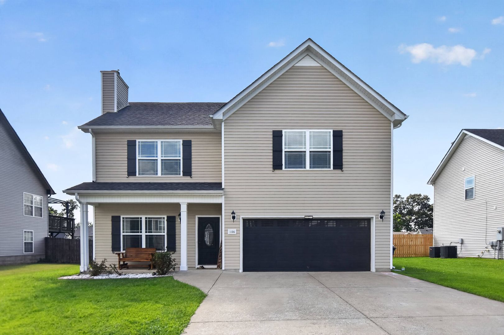 Clarksville House: 1156 Meachem Dr