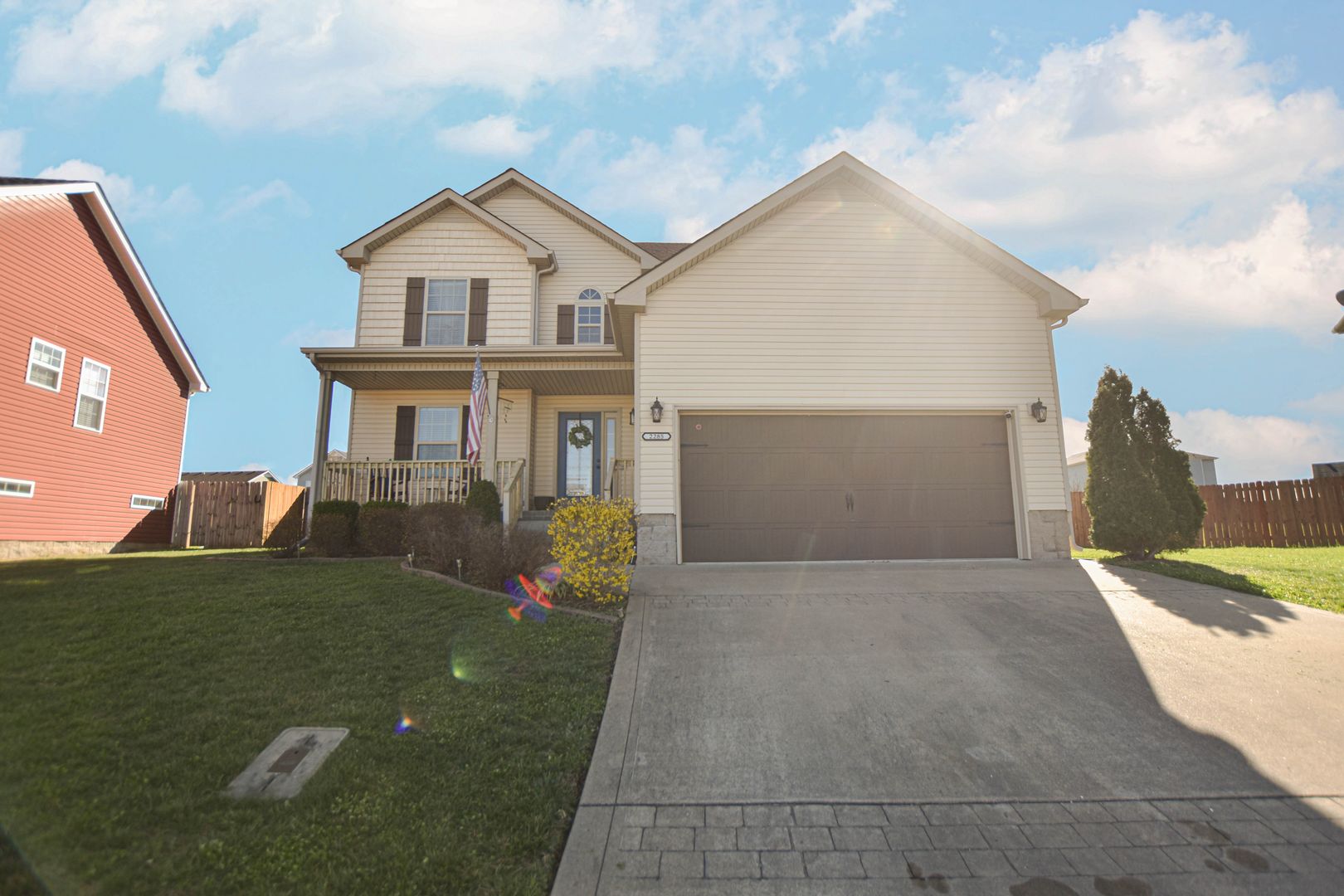 Clarksville House: 2285 Button Court