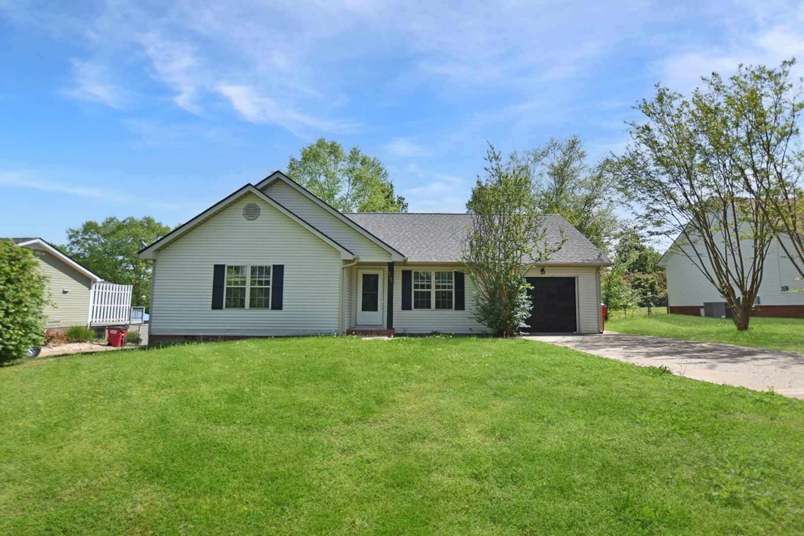 Clarksville House: 1799 Needmore Rd