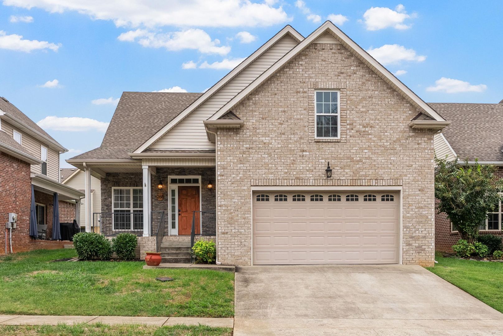 Clarksville House: 268 Turnberry Circle
