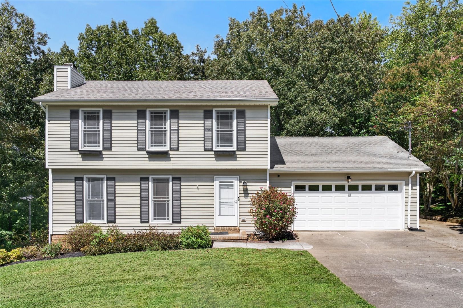 Clarksville House: 3431 Laurelwood Trl