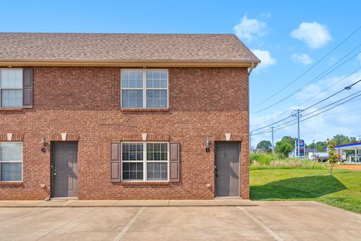 Pet Friendly Two Bedroom! – photo 1