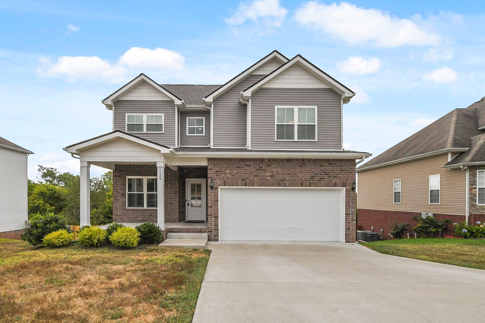 Clarksville House: 1124 Stillwood Dr