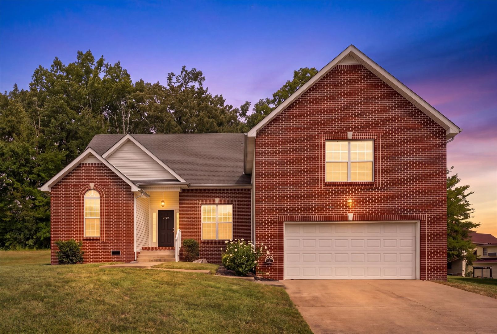 Clarksville House: 3109 Holly Point