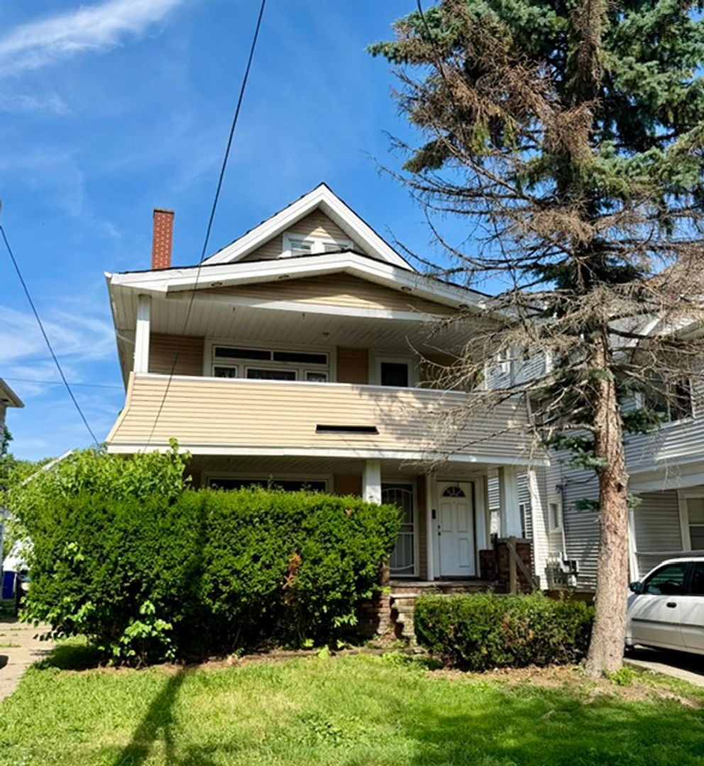 Cleveland Apartment: 3376 W 95th St