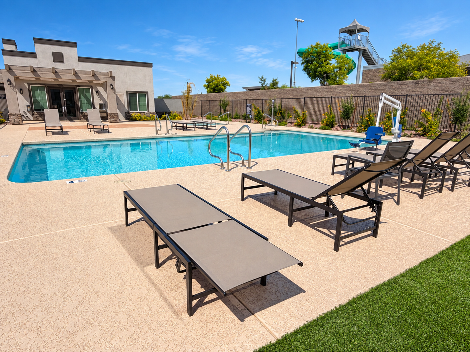 Pool at Crest at Skyline (7 of 8)