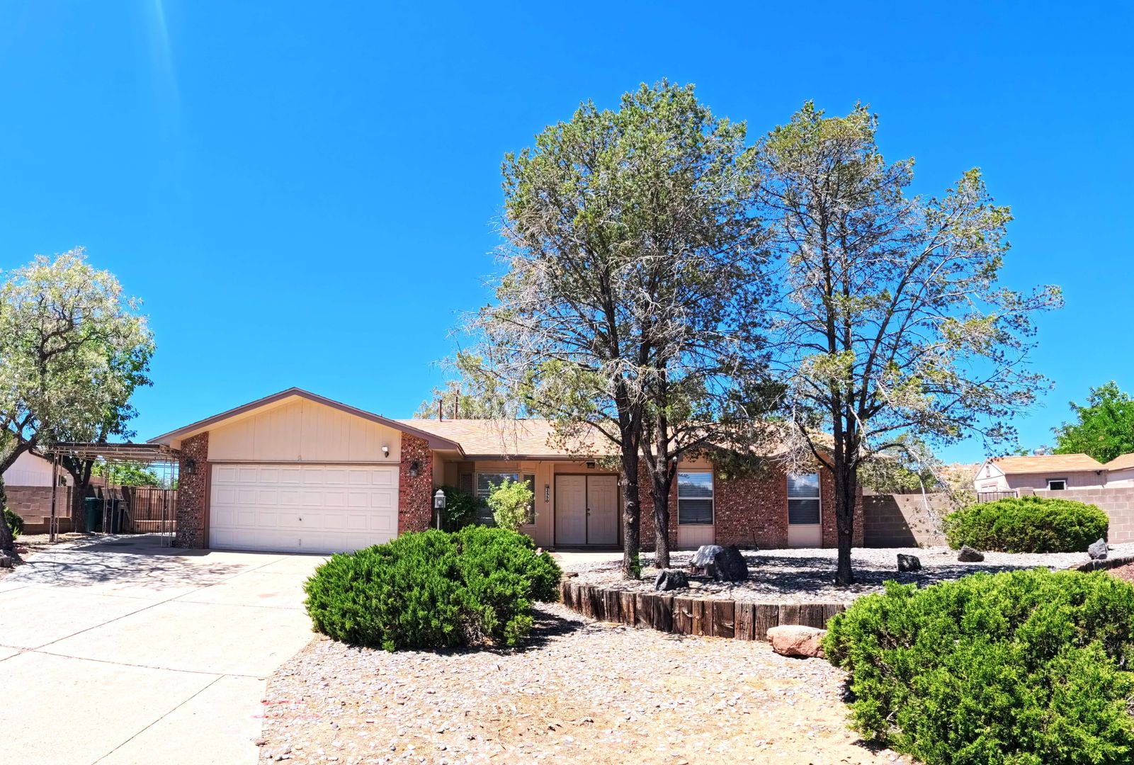 Rio Rancho House: 2550 Rosswood SE