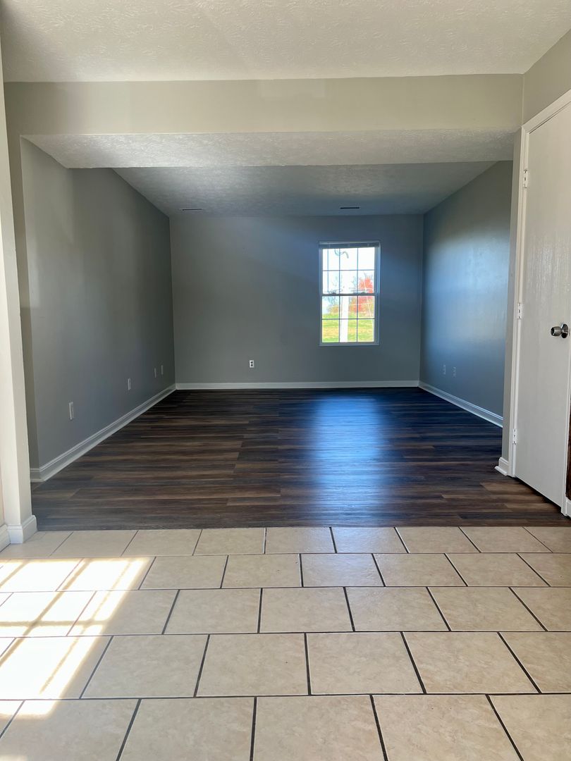 Dry Ridge Apartment: 23-27 Warsaw Avenue