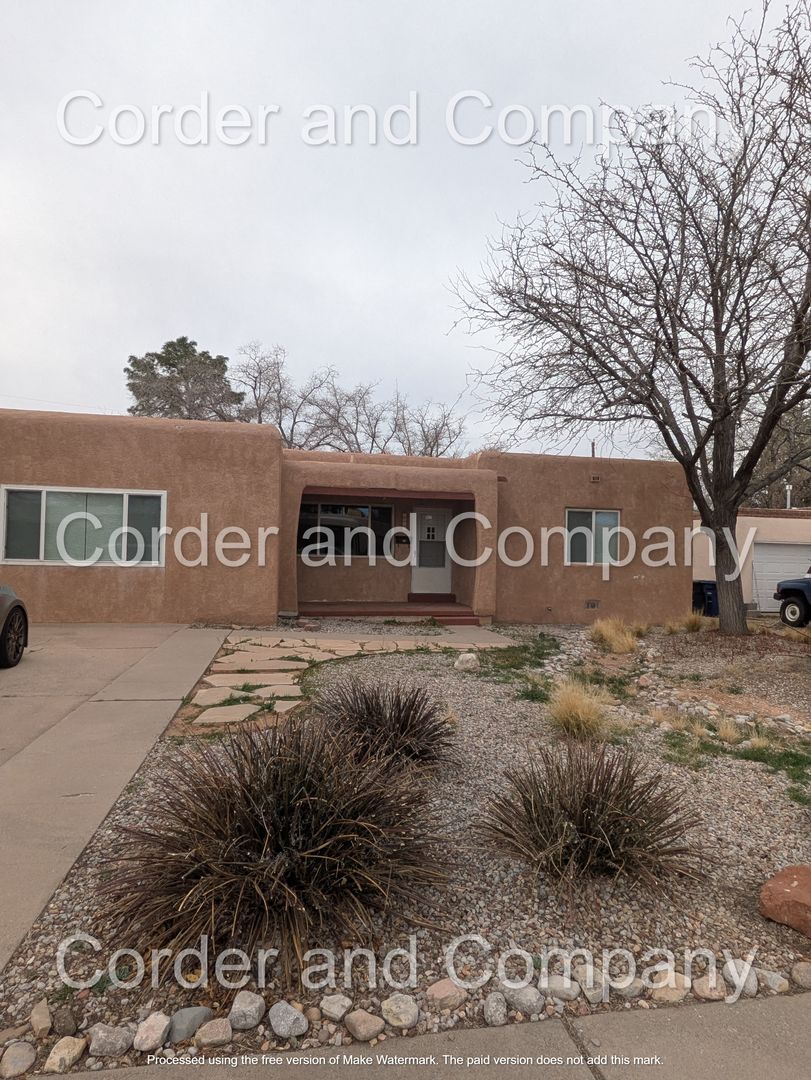 Albuquerque House: 4741 Southern Ave SE