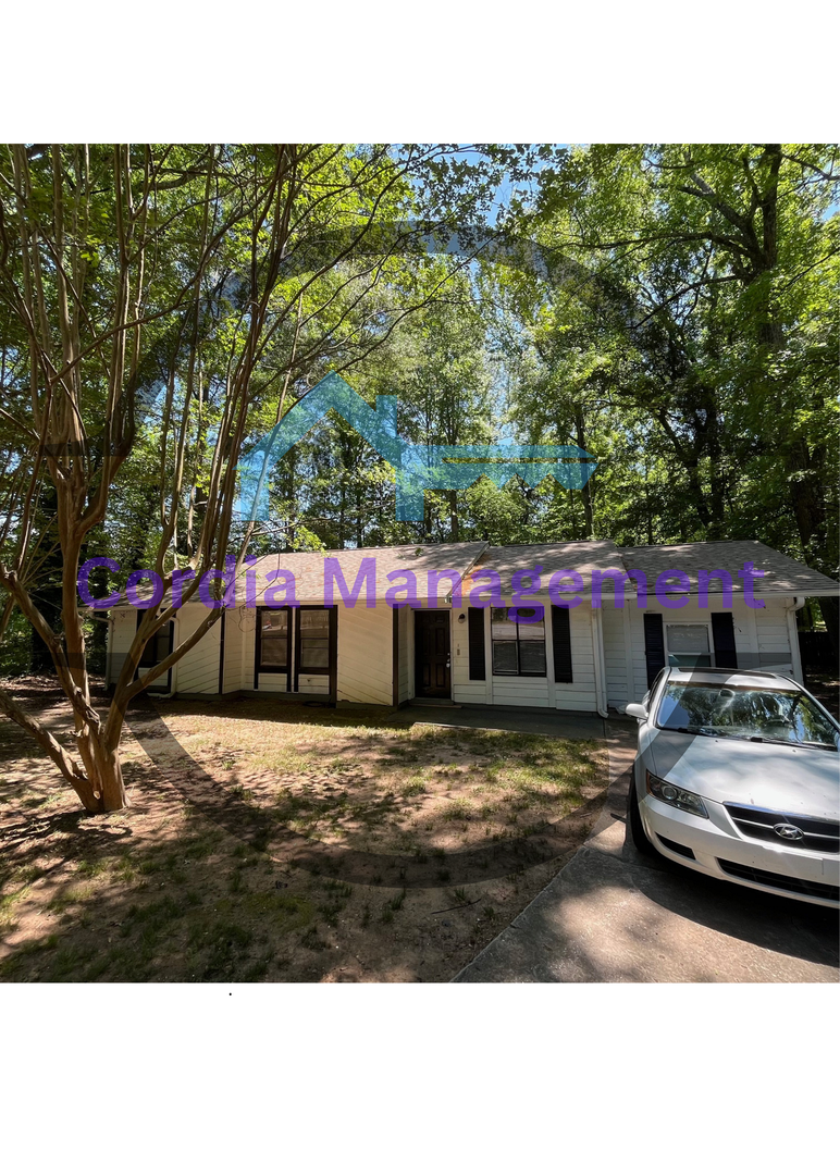 Jonesboro House: 8931 Wesley Place