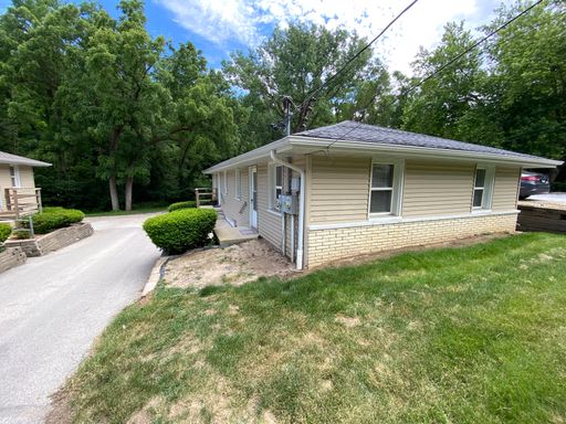 Cozy 1 Bedroom Duplex, Available for Rent in Creve Coeur!