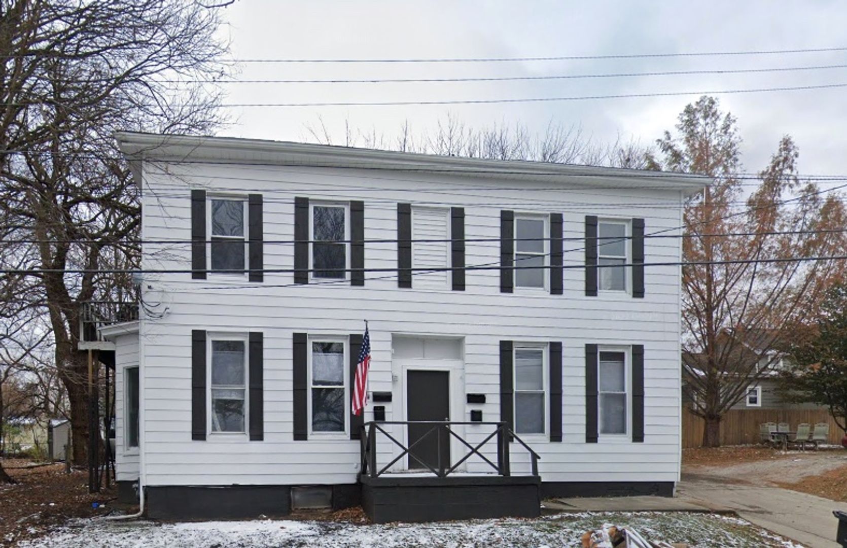 Bloomington Apartment: 314 W. Wood