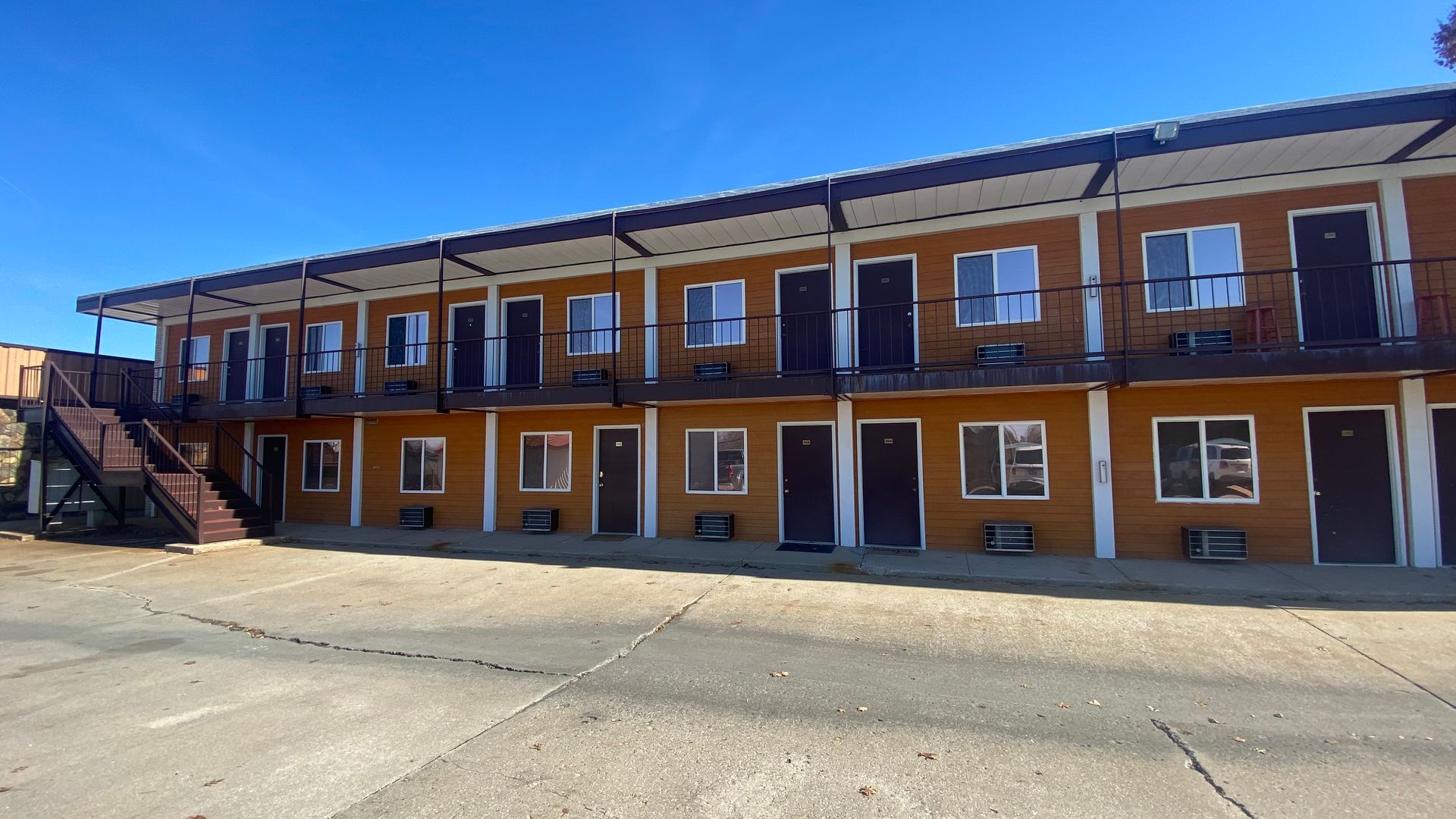 Macomb Apartment: 311 W University St