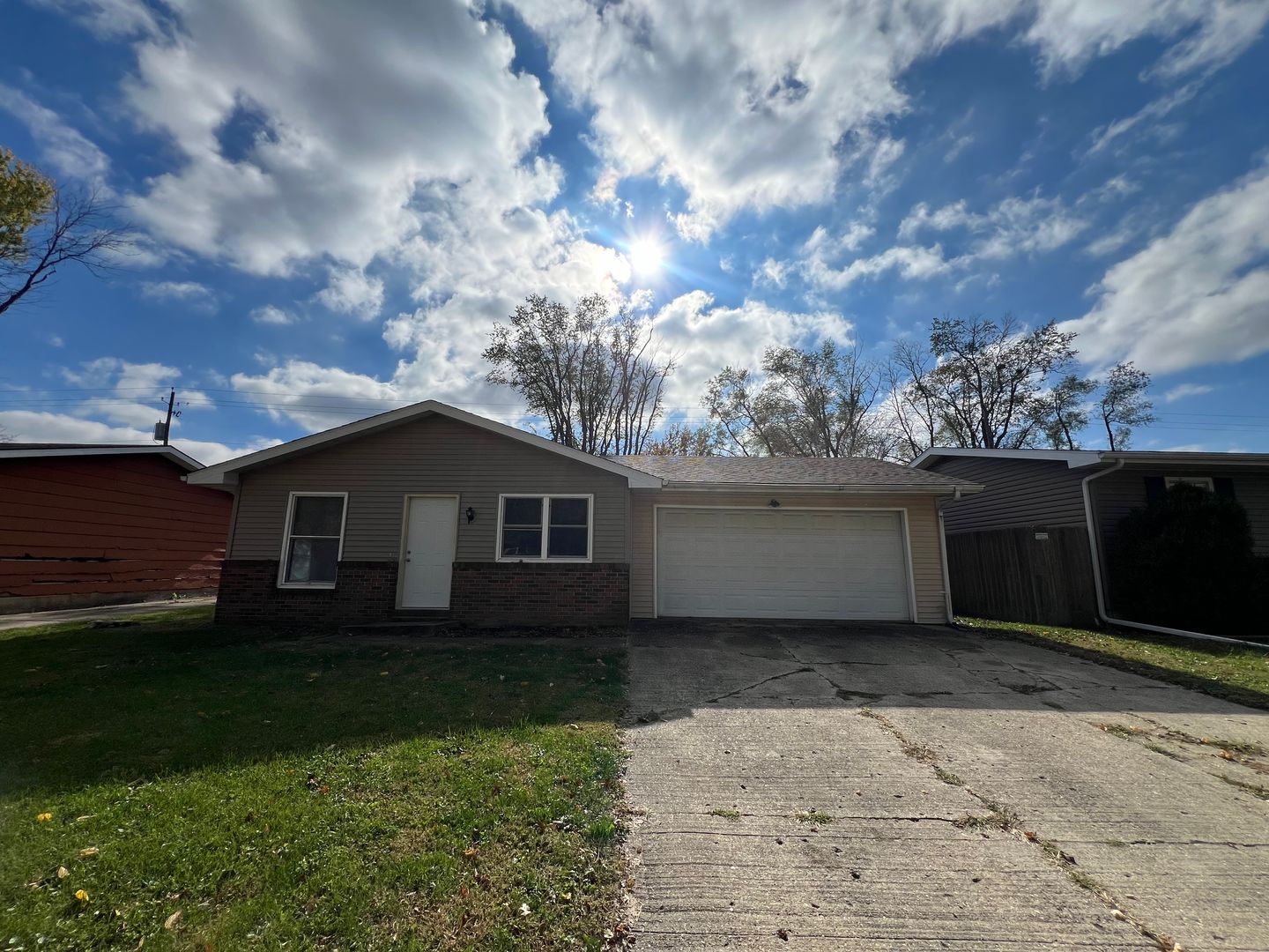 Springfield House: 220 Hawkeye Way