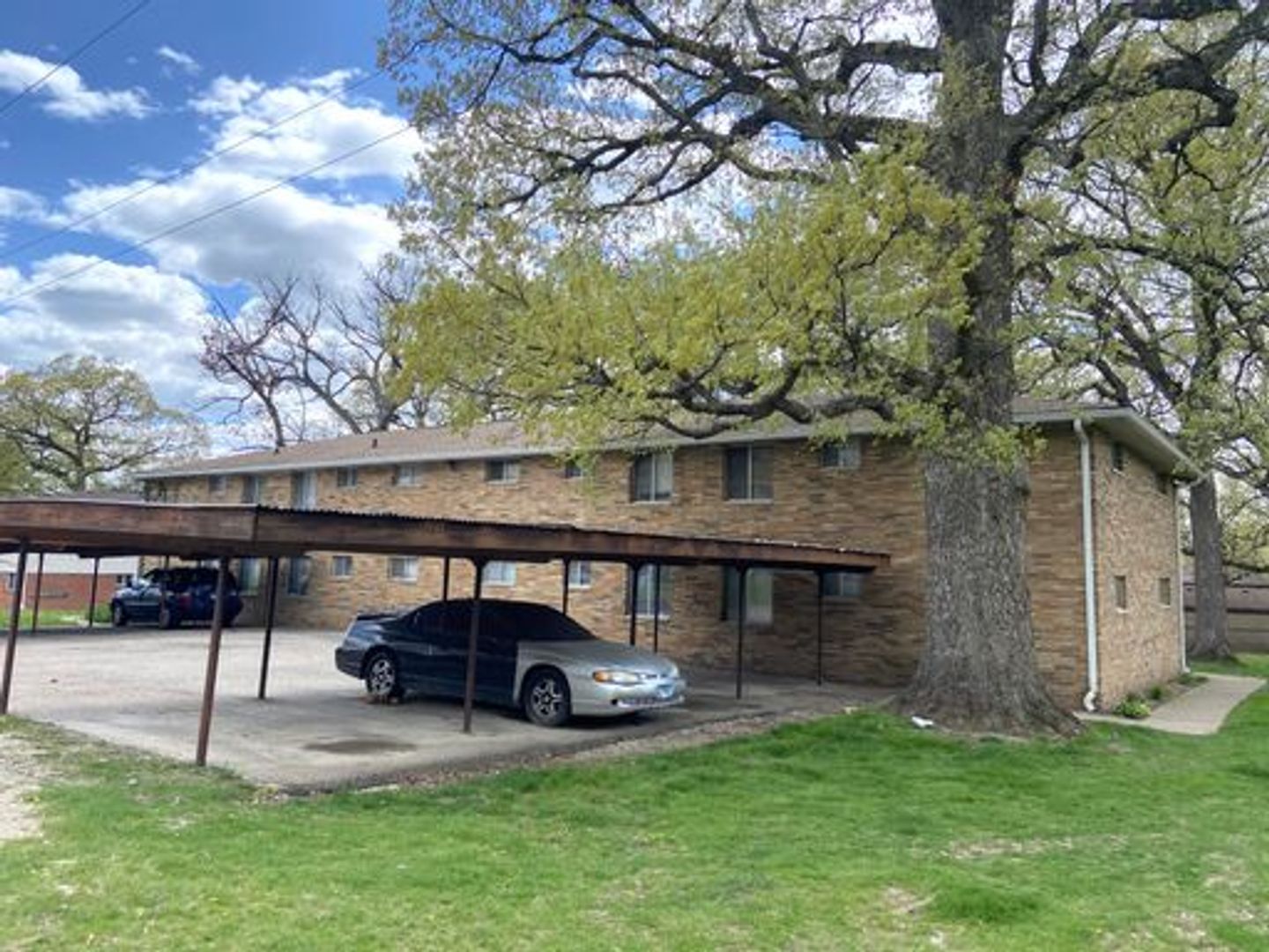 Peoria Apartment: 239 E Oak Cliff Court