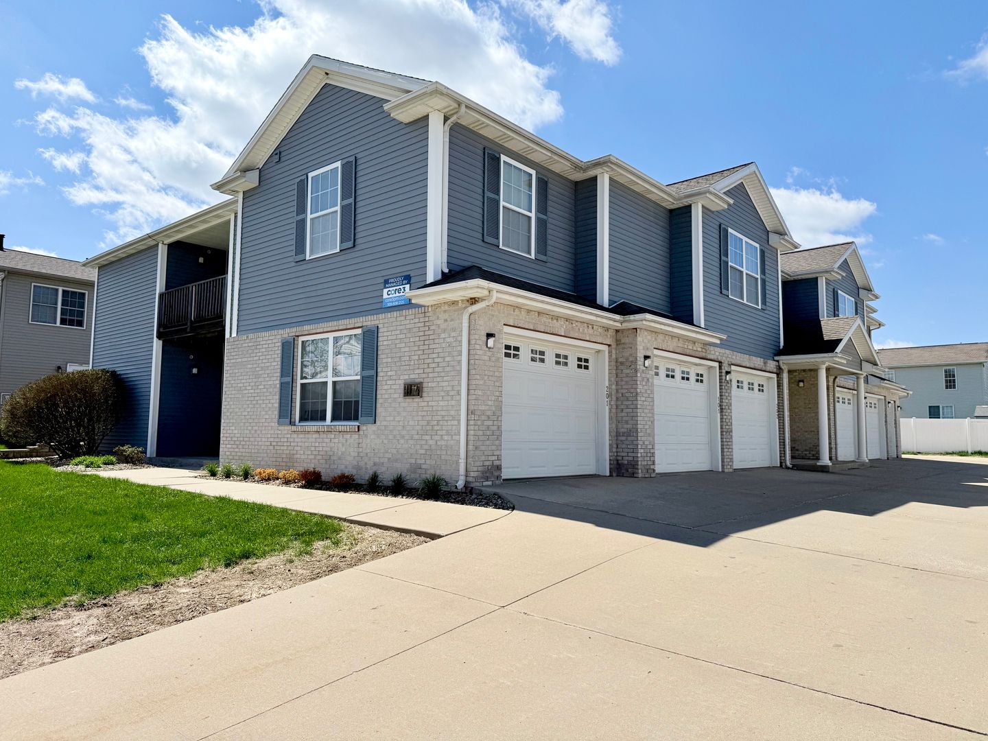 Bloomington Apartment: 1114,1116,1118,1120 Ekstam