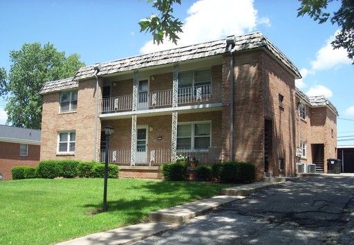 1-Bedroom with Hardwood Floors! – photo 1