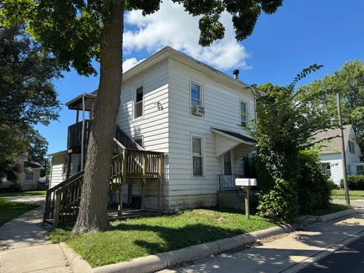One Bedroom with In-Unit Laundry! – photo 1