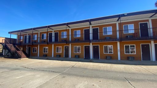 Great Apartment -Behind McDonough Sports Clinic