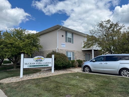 McGraw Park Gardens 2 Bedroom/2 Bath Apartment – photo 1