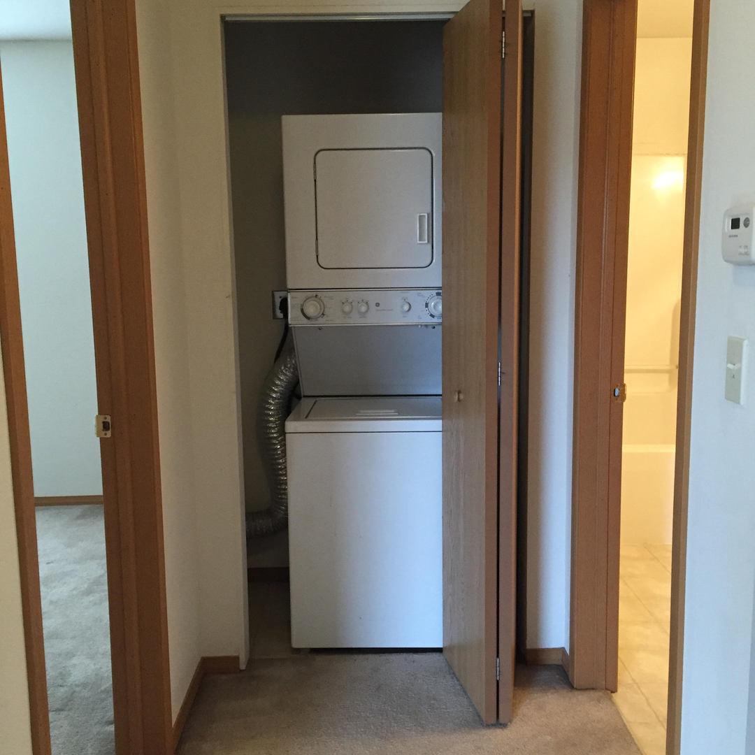 1 Toms Drive, Bloomington, IL 61701