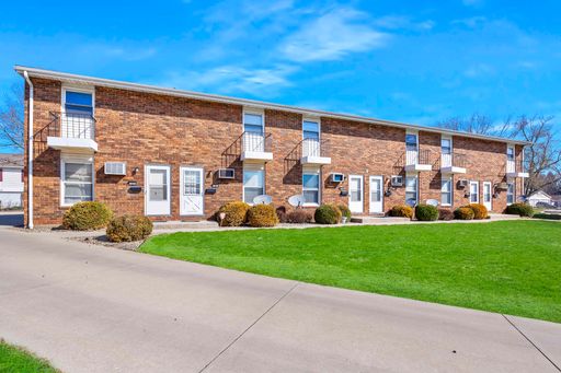 2 Bedroom Townhome - Newly Renovated!! – photo 1
