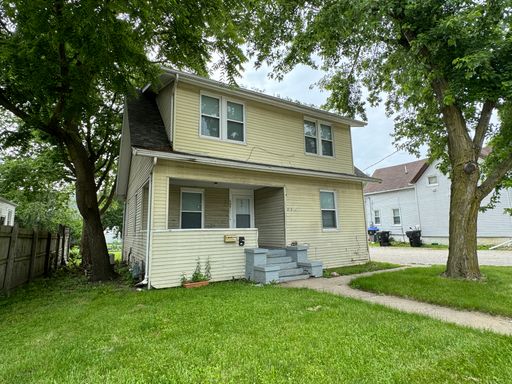 Charming 1-Bedroom Upper-Level Apartment! – photo 1