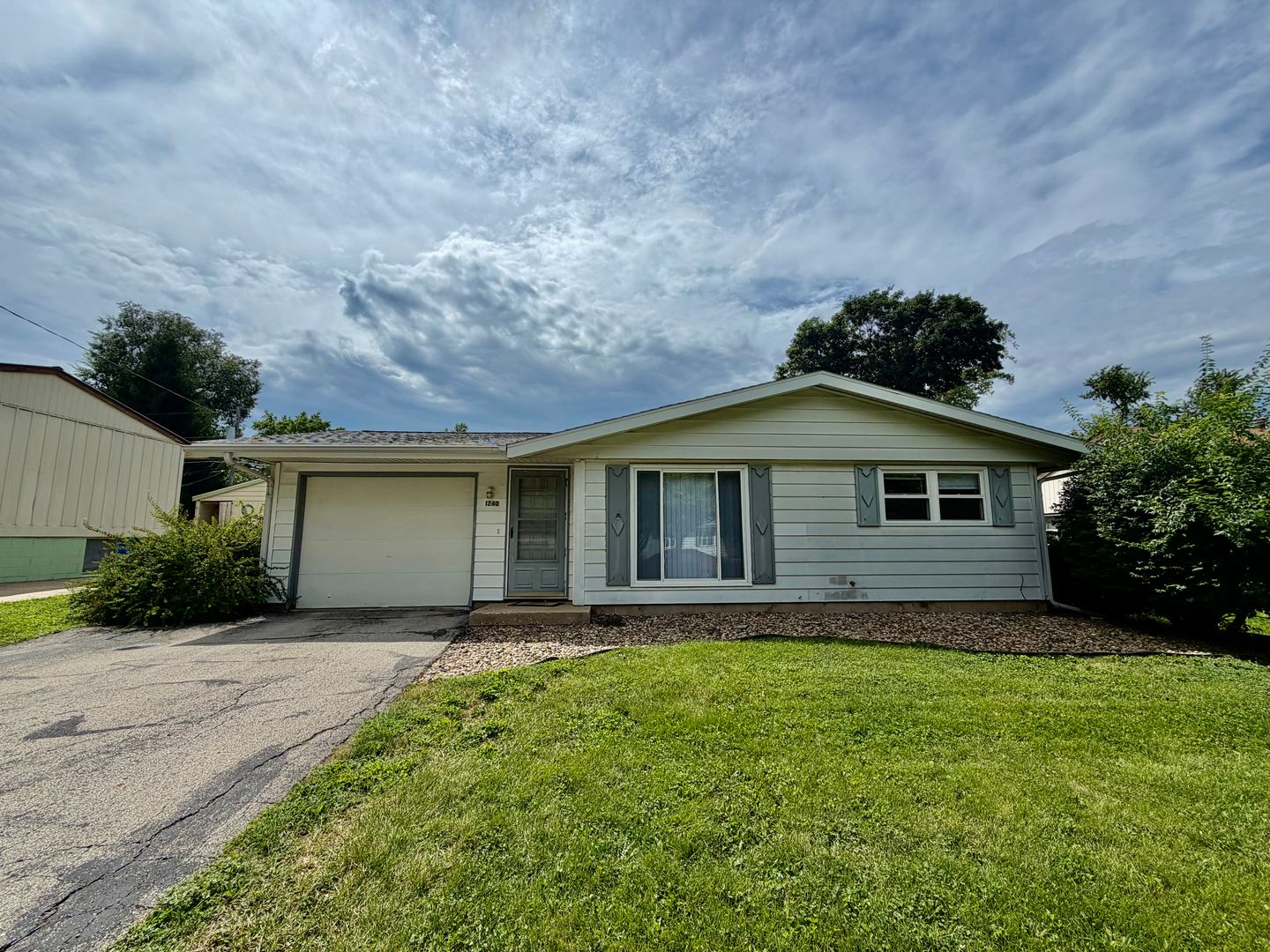 Bloomington House: 1240 Dogwood