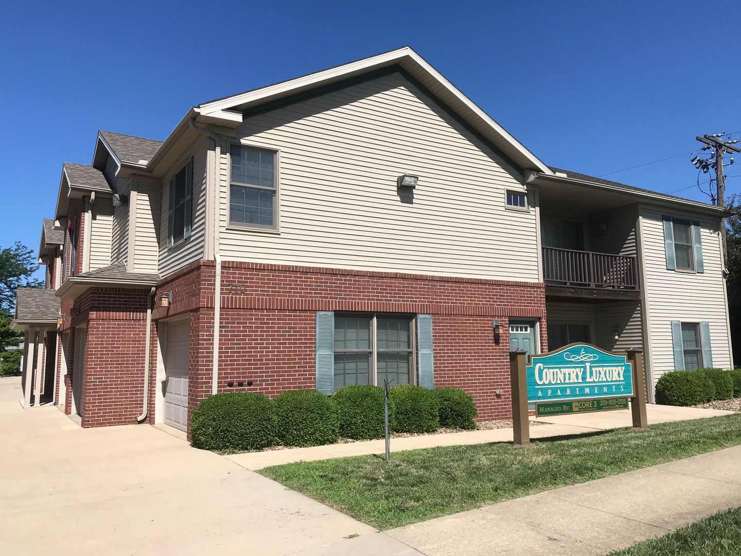 Bloomington Apartment: 710 IAA Drive