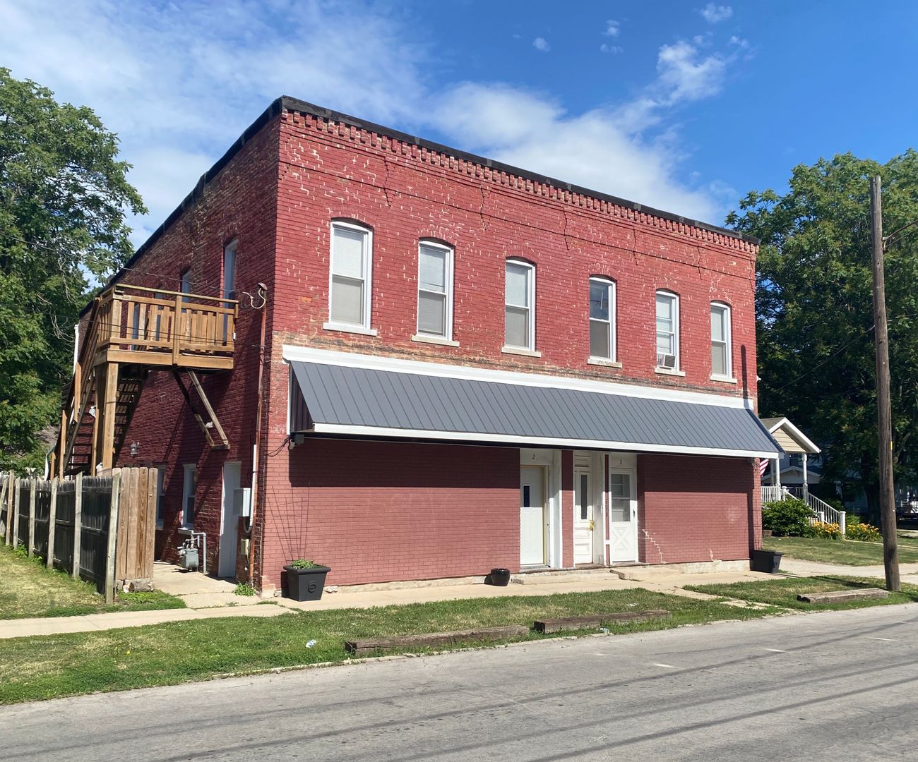 Bloomington Apartment: 405 S. Allin