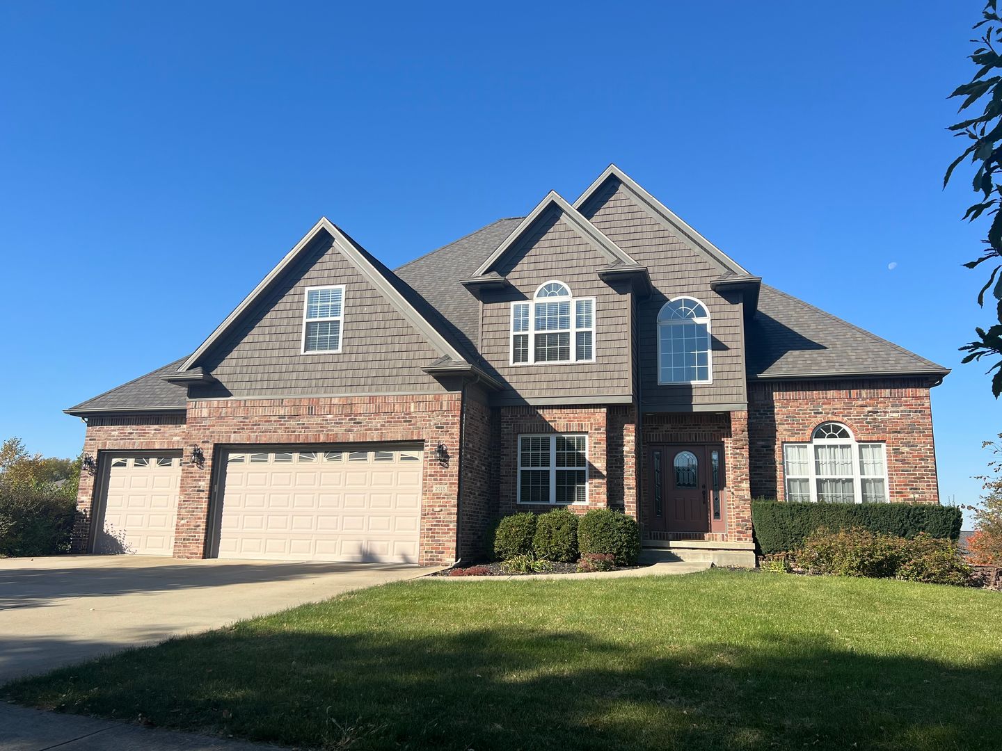 Bloomington House: 2315 Knollbrook Way