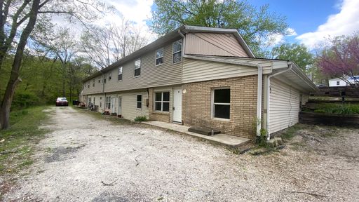 WOW!! Creve Coeur Large & Spacious 3 BR /1BA