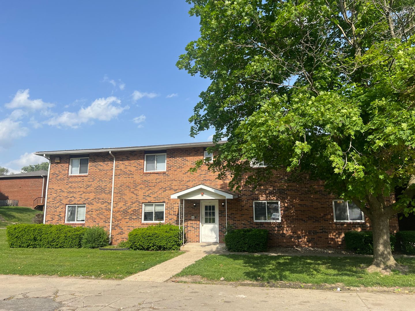 Springfield Apartment: 516 W. Herndon