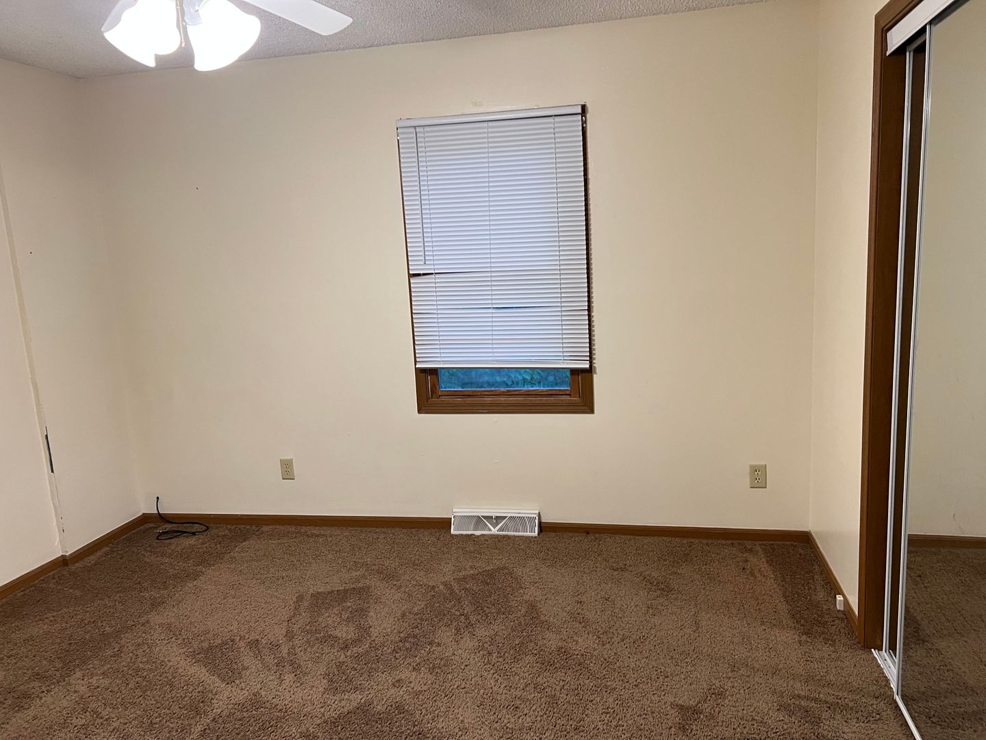 Springfield Apartment: 3409-3413 Gaines Mill Rd