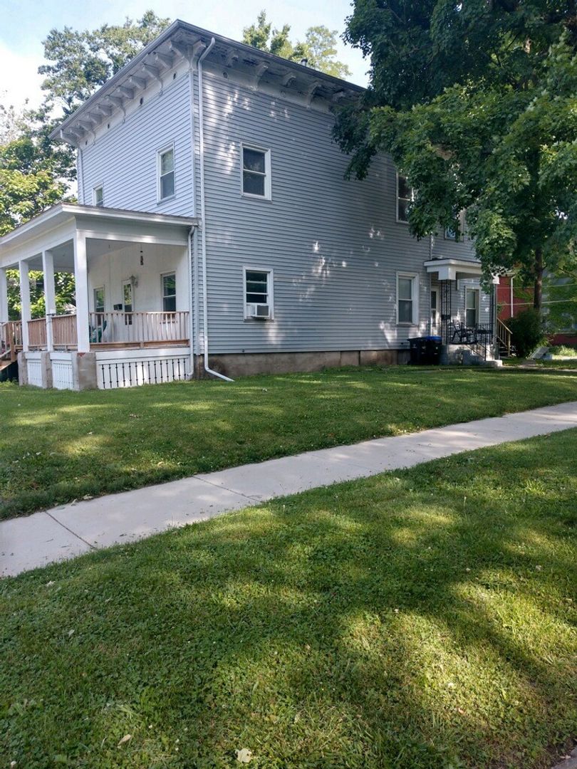 Bloomington Apartment: 514 E. Douglas Street