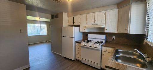 1 MONTH FREE (OAC) - Top Floor 2 Bedroom Located In West Jordan