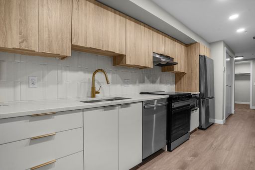 Beautiful Studio Close to U of U Available!!! – photo 1