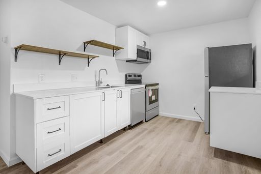 PRE-LEASE FOR $1000 OFF - Spacious 2 Bed 1 Bath Apartment in Provo!! – photo 1