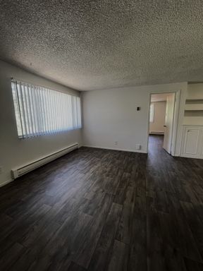 1-Bedroom in the Avenues Available 10/5!! – photo 1