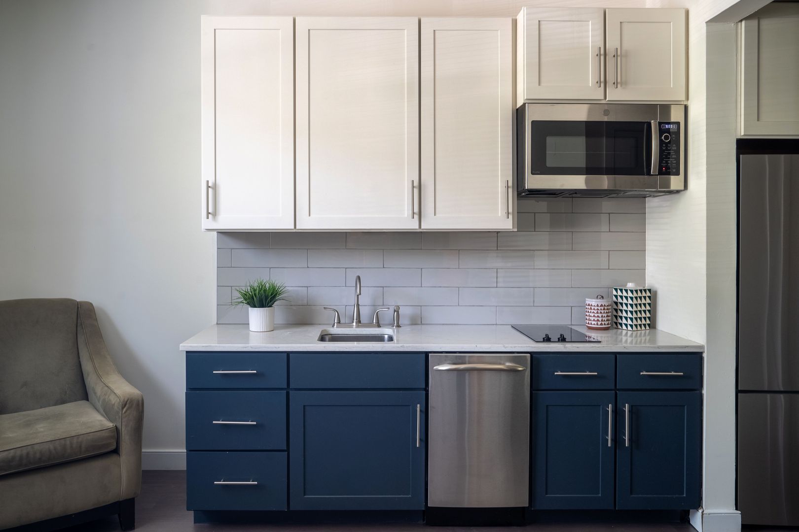 Philadelphia Apartment: 400 S 40th St