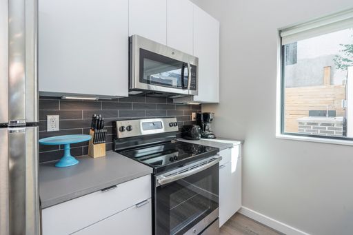 Luxurious 1 Bedroom – photo 1