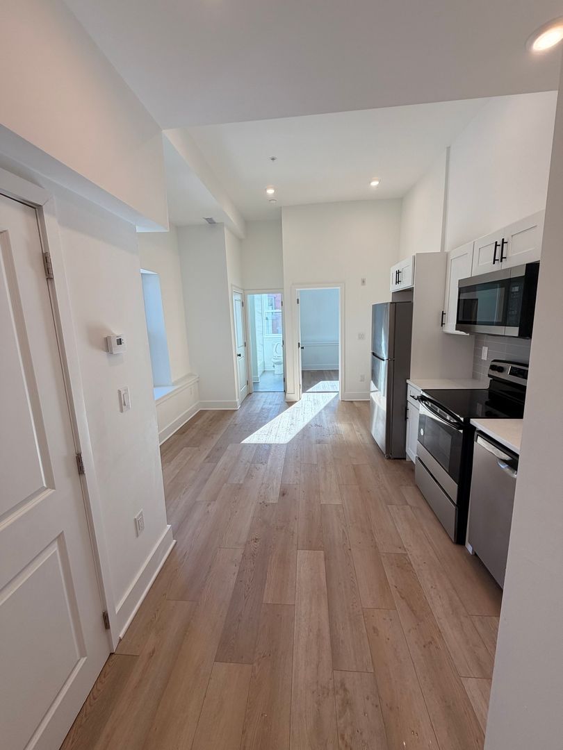 Philadelphia Apartment: 1513 W Girard Ave