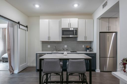 2 Bedroom Apartment – 400 S 40th St, 102, Philadelphia, PA 19104-6701