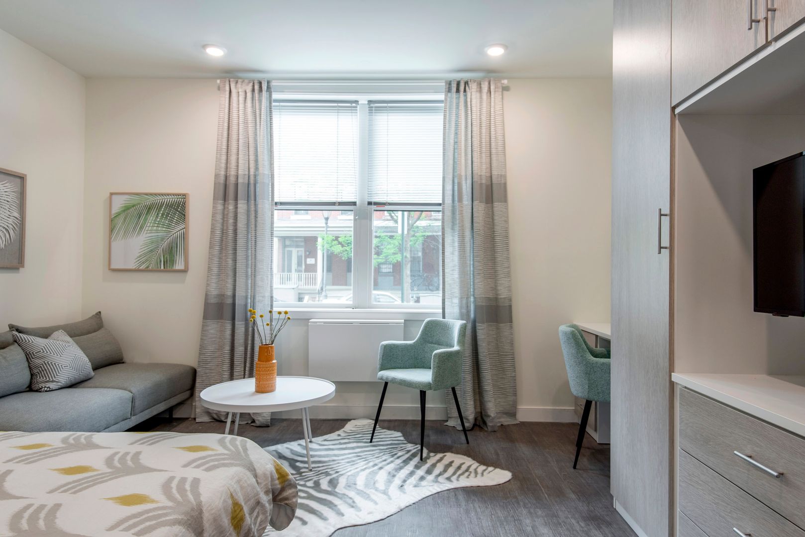 Philadelphia Apartment: 400 S 40th St