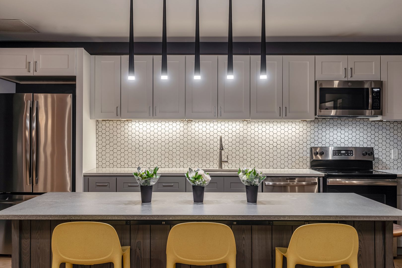 Philadelphia Apartment: 400 S 40th St