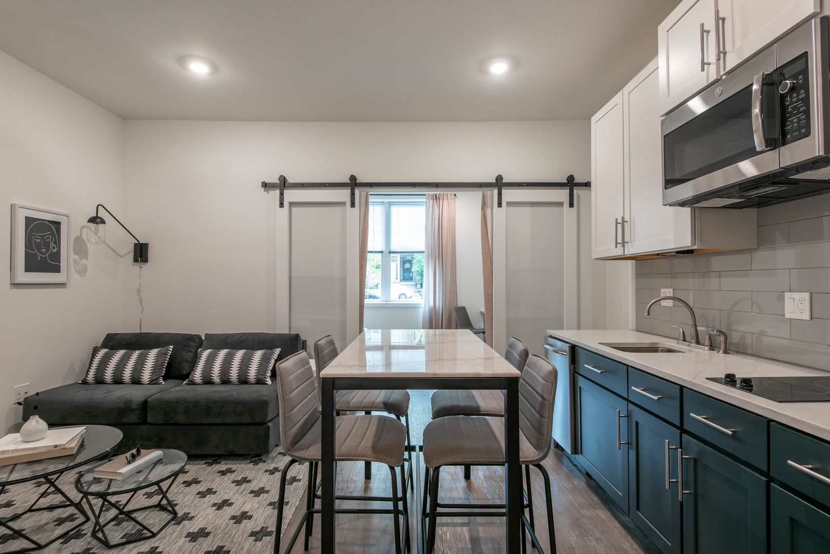 Philadelphia Apartment: 400 S 40th St